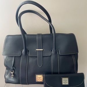 Dooney & Bourke Large Bag with Wallet Set Excellent Condition